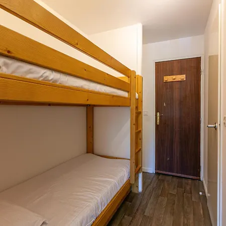 Appartamento Rénové Avec Balcon, Parking Et Proche Pistes à - Fr-1-694-287
